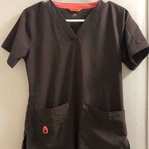 Carhartt scrub top
